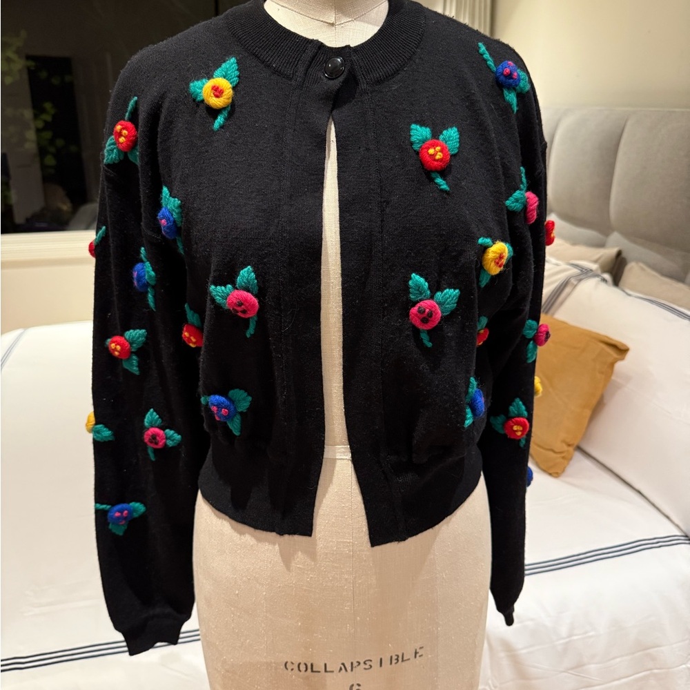 Ungaro Ter Vintage Black Cardigan with Colorful Floral Embroidery single button